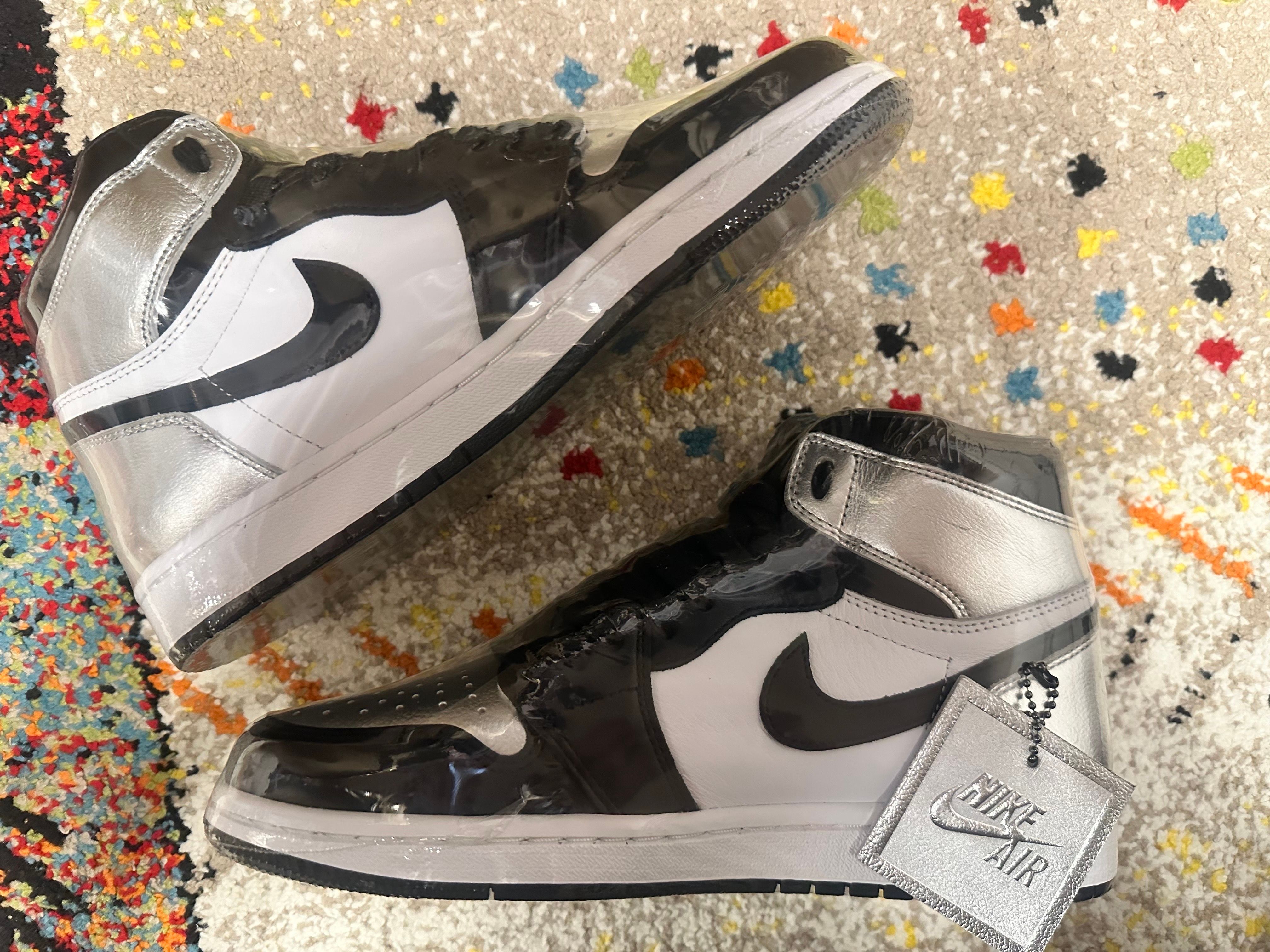 Nike Women's Air Jordan 1 Retro High OG "Silver Toe"