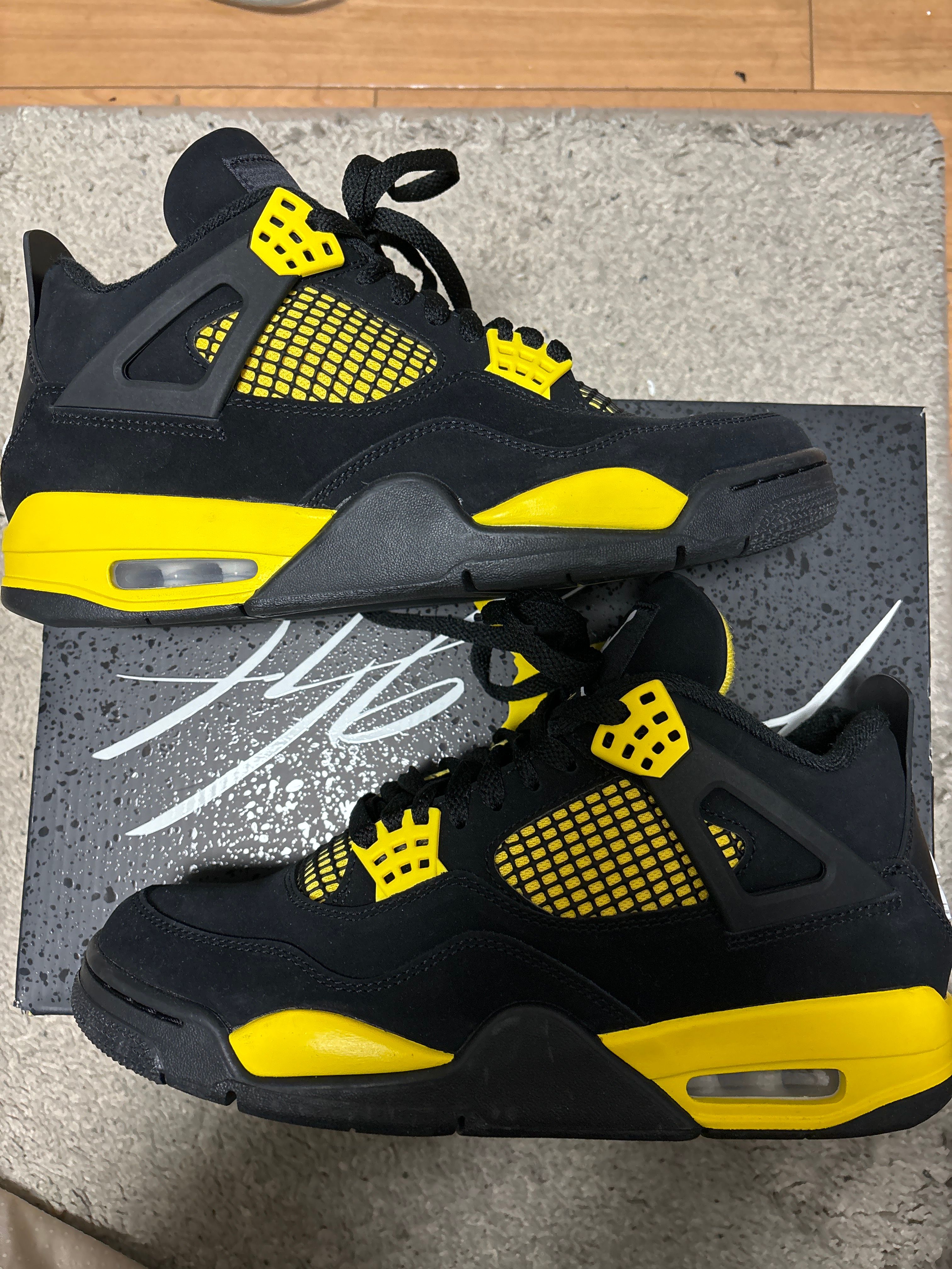 Nike Air Jordan 4 Retro "Thunder"(2023)