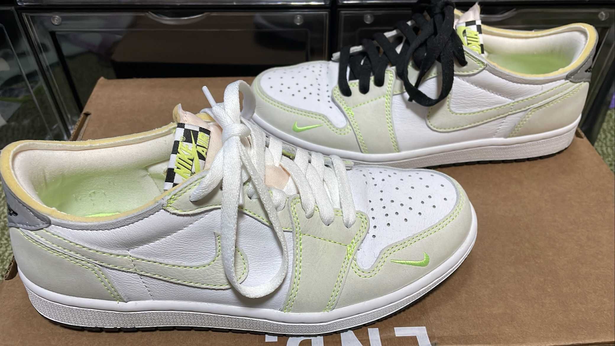 Nike Air Jordan 1 Low OG "Ghost Green" 
