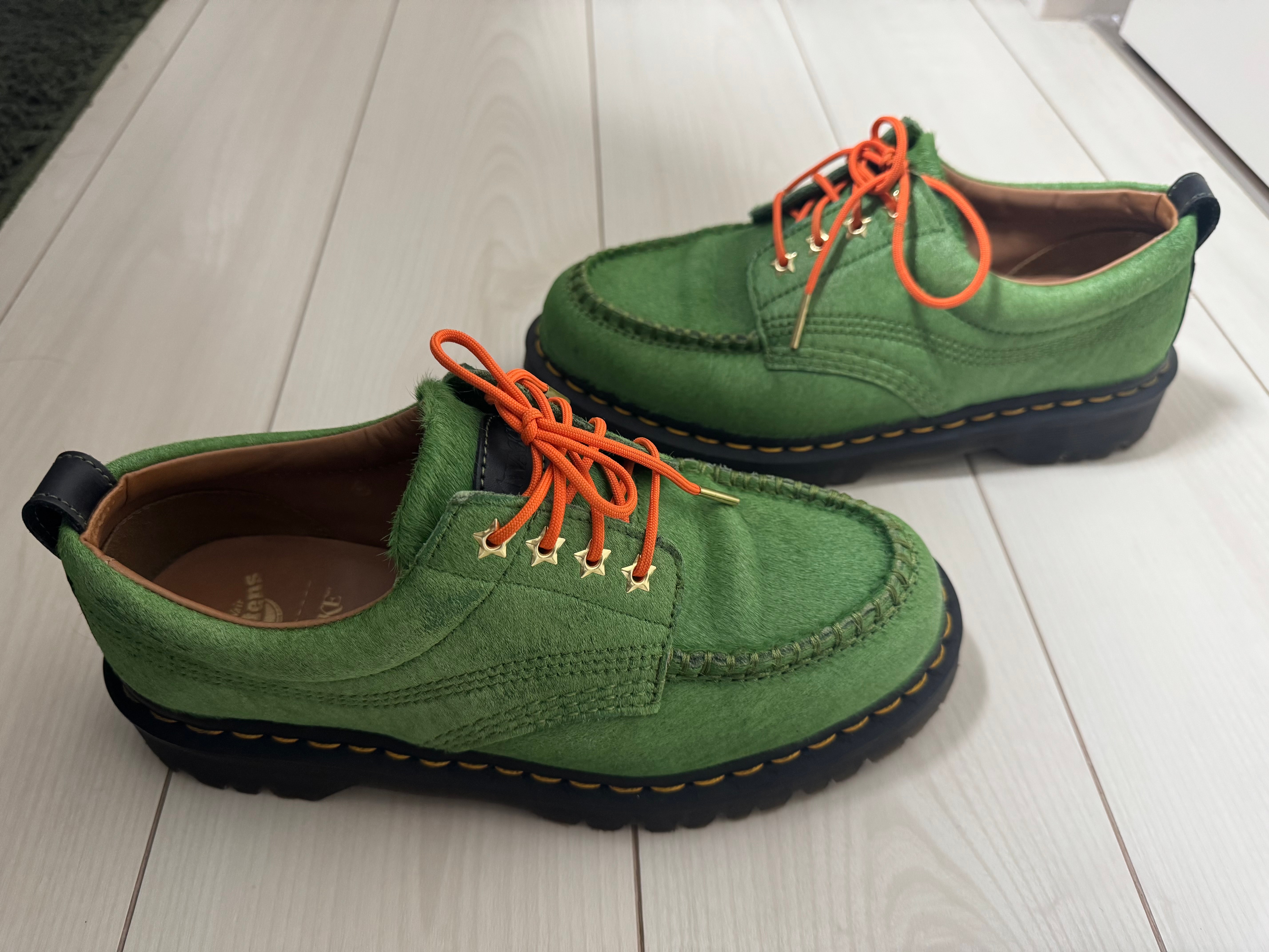 アウェイクニューヨーク × ドクターマーチン ローウェル "バイブラントグリーン"