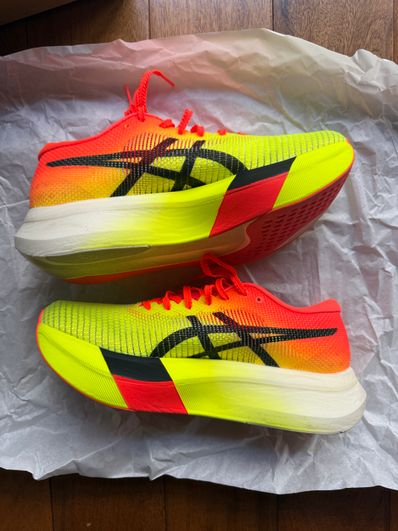 Asics Metaspeed Sky Paris "Safety Yellow/Black"