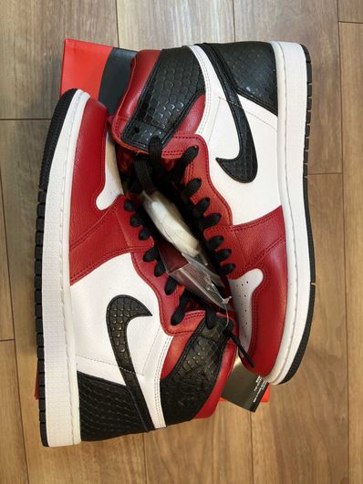 Nike Women's Air Jordan 1 High OG "Satin Red"