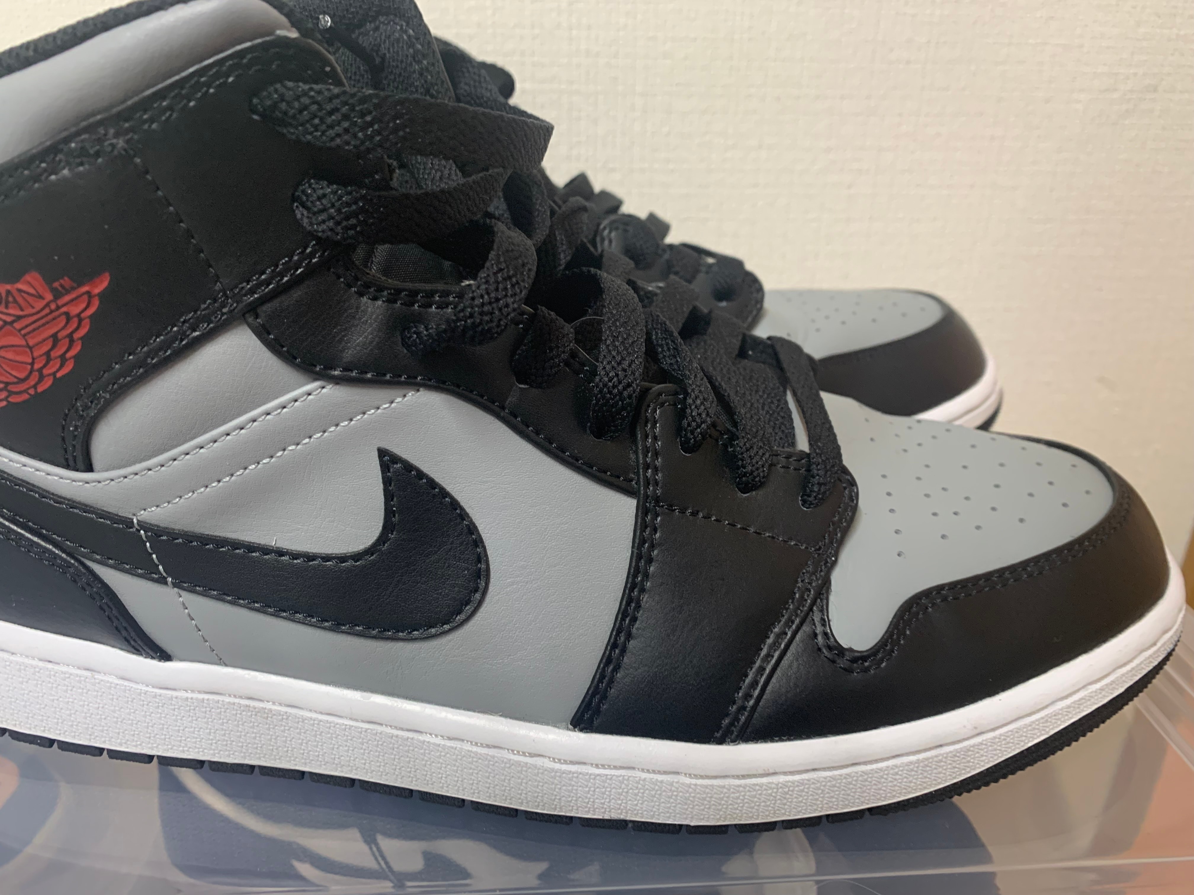 Nike Air Jordan 1 Mid "Shadow"