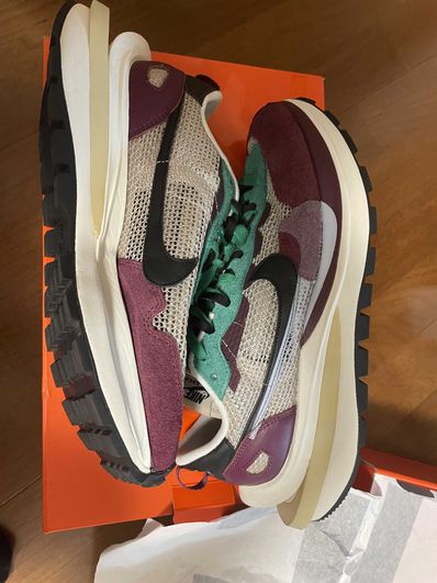 sacai × Nike Vapor Waffle "String/Red/Green"