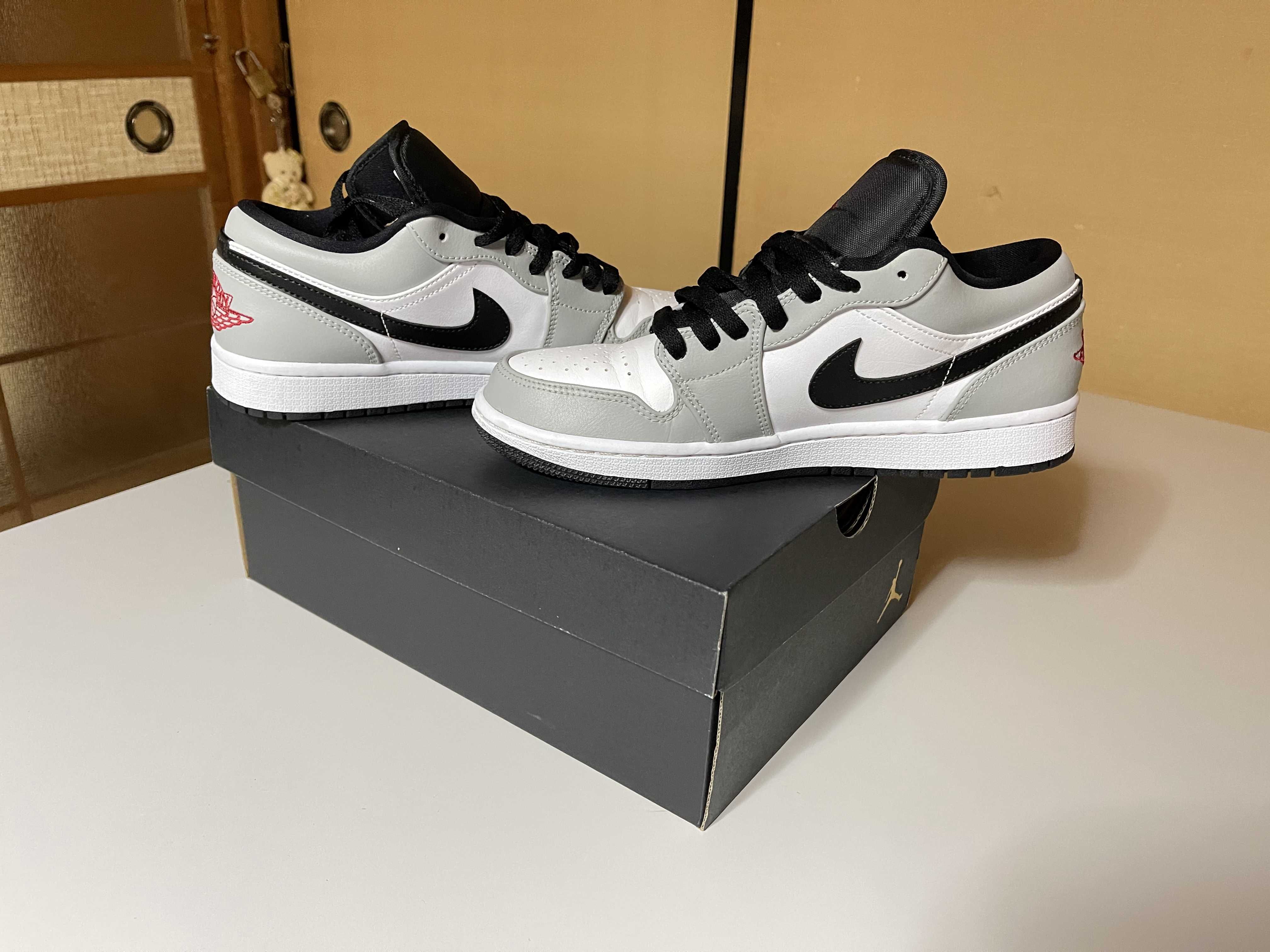 NIKE AIR JORDAN 1 LOW "LIGHT SMOKE GREY"