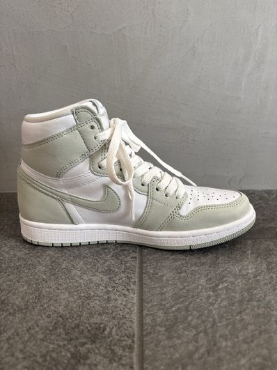 Nike Women's Air Jordan 1 High OG "Seafoam"