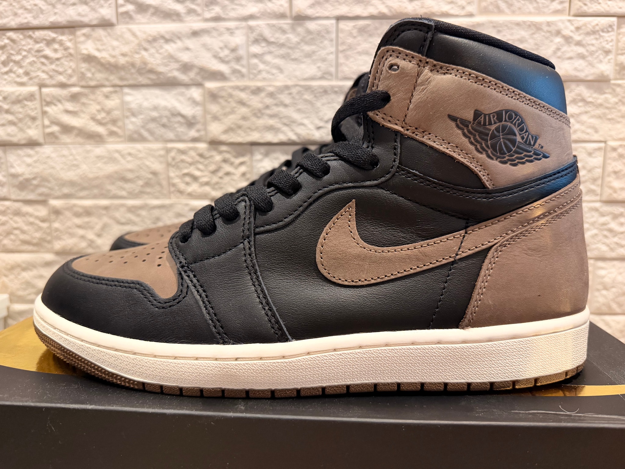 Nike Air Jordan 1 Retro High OG "Palomino"