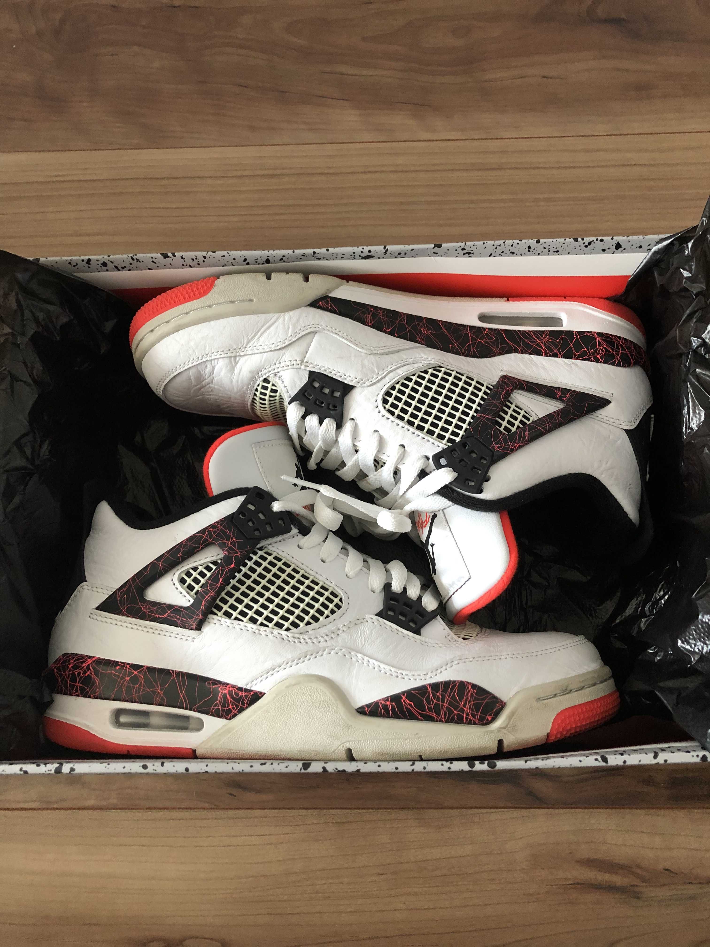 Nike Air Jordan 4 Retro "Flight Nostalgia"