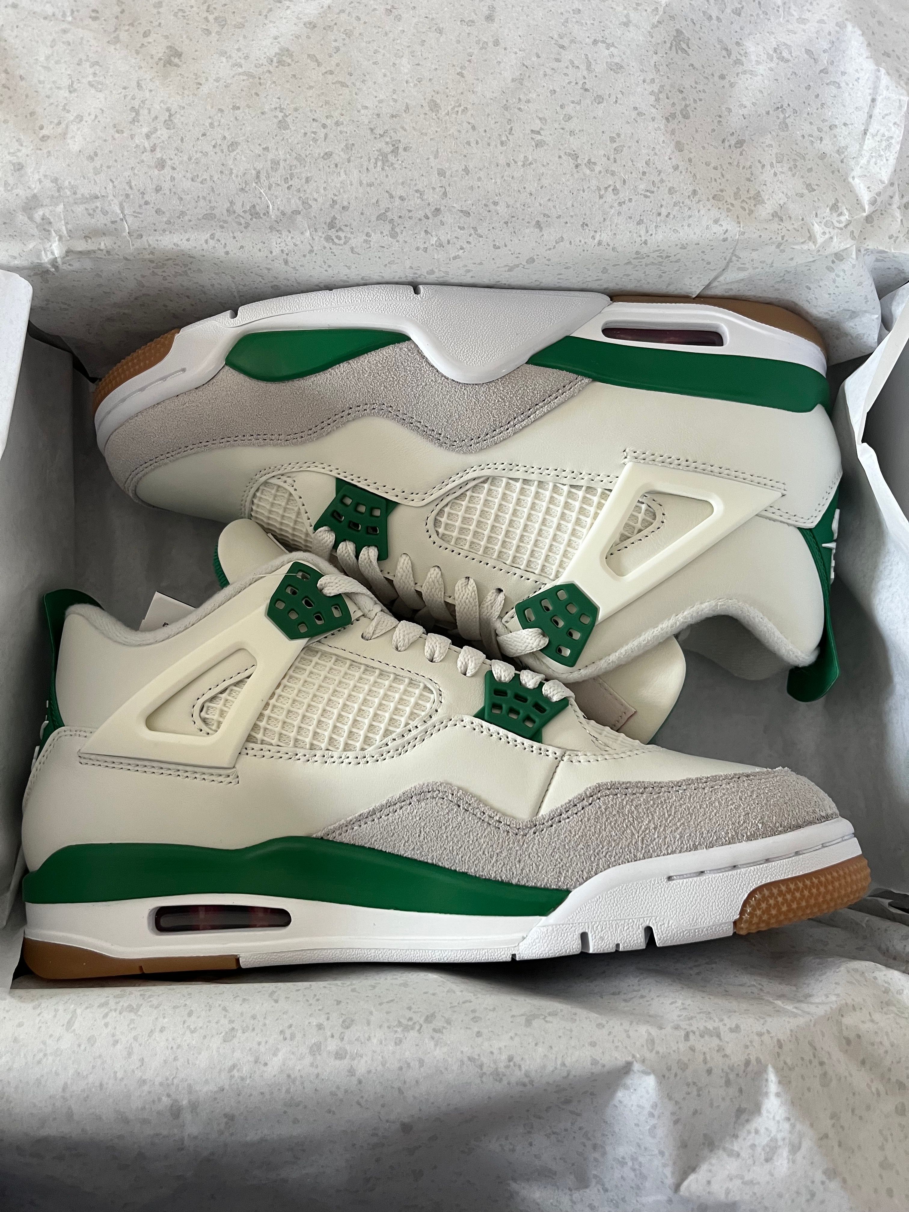 Nike SB × Air Jordan 4 Retro SP "Pine Green"