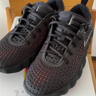 Nike Mind 002 "Black/Hyper Crimson"