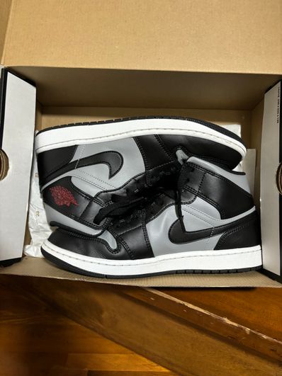 Nike Air Jordan 1 Mid "Shadow"