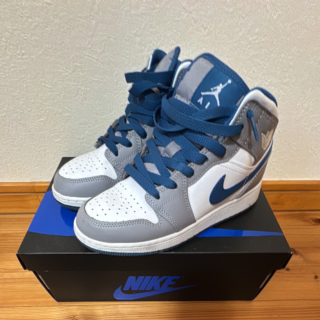 Nike GS Air Jordan 1 Mid "True Blue"