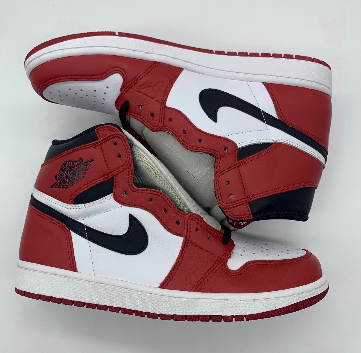 Nike Air Jordan 1 Retro High "Chicago" (2015)