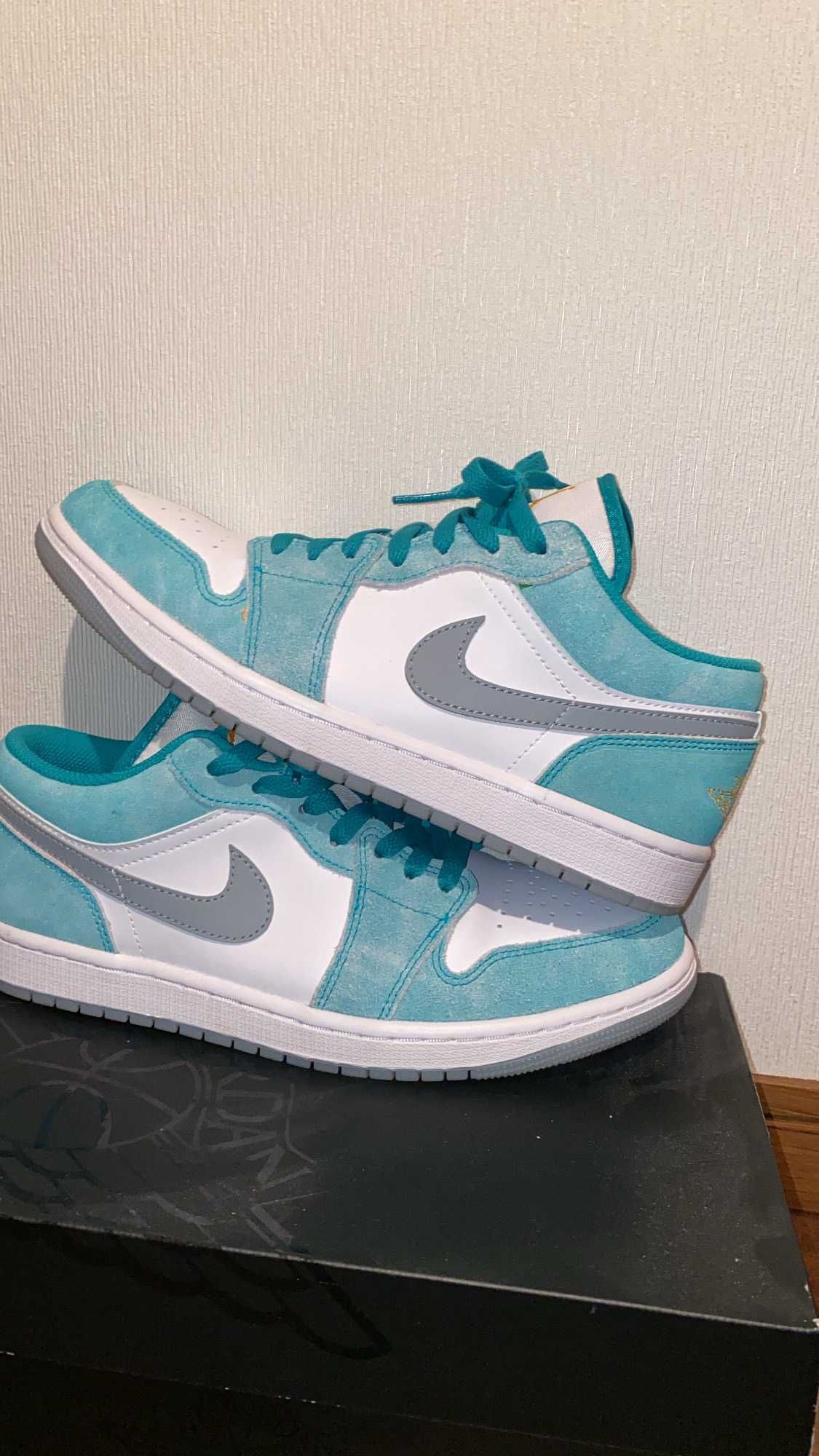 Nike Air Jordan 1 Low SE "New Emerald"