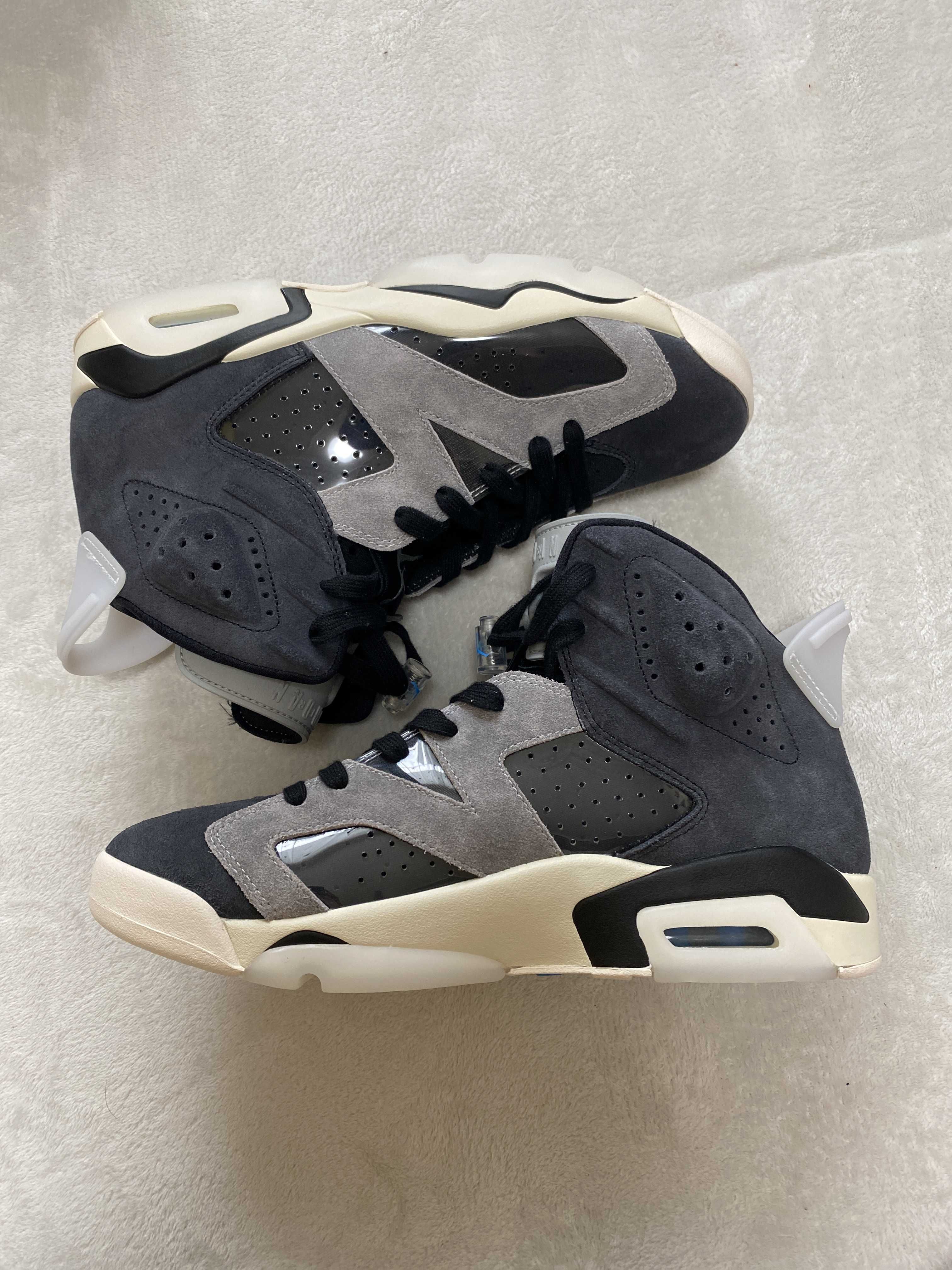 NIike Women's Air Jordan 6 "Smoke Grey"