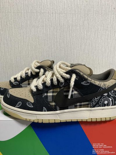 Travis Scott × Nike SB Dunk Low "Black/Parachute Beige"