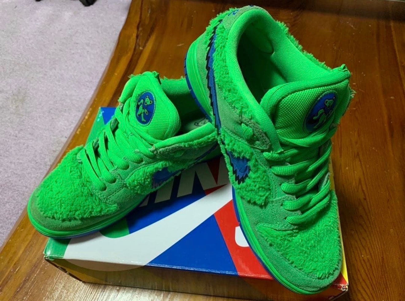 Grateful Dead × Nike SB Dunk Low "Green Bear"
