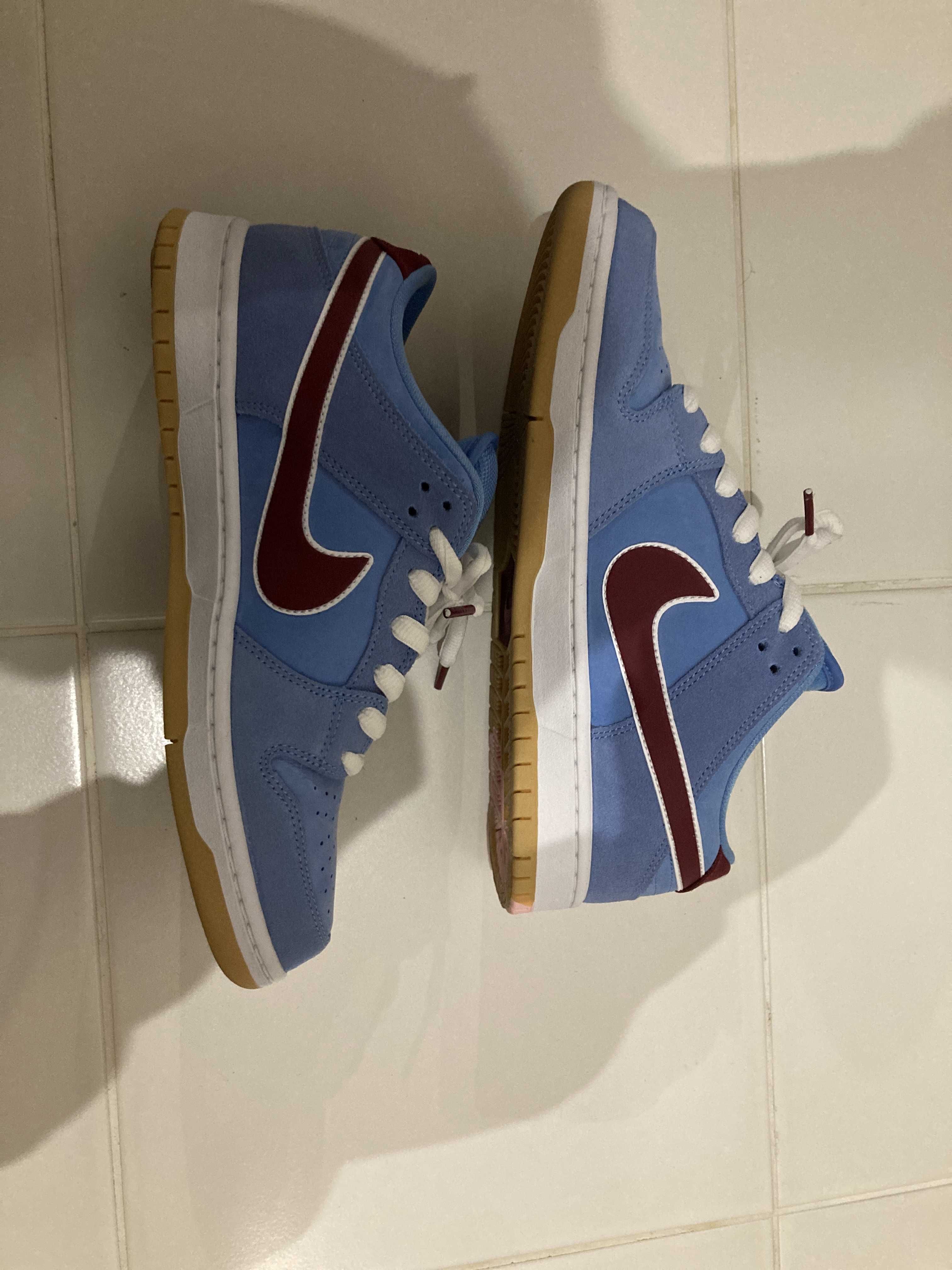Nike SB Dunk Low Pro "Philadelphia Phillies/Valor Blue and Team Maroon"