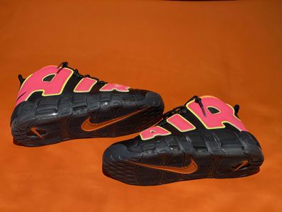 NIKE Women's AIR MORE UPTEMPO "HOT PUNCH"