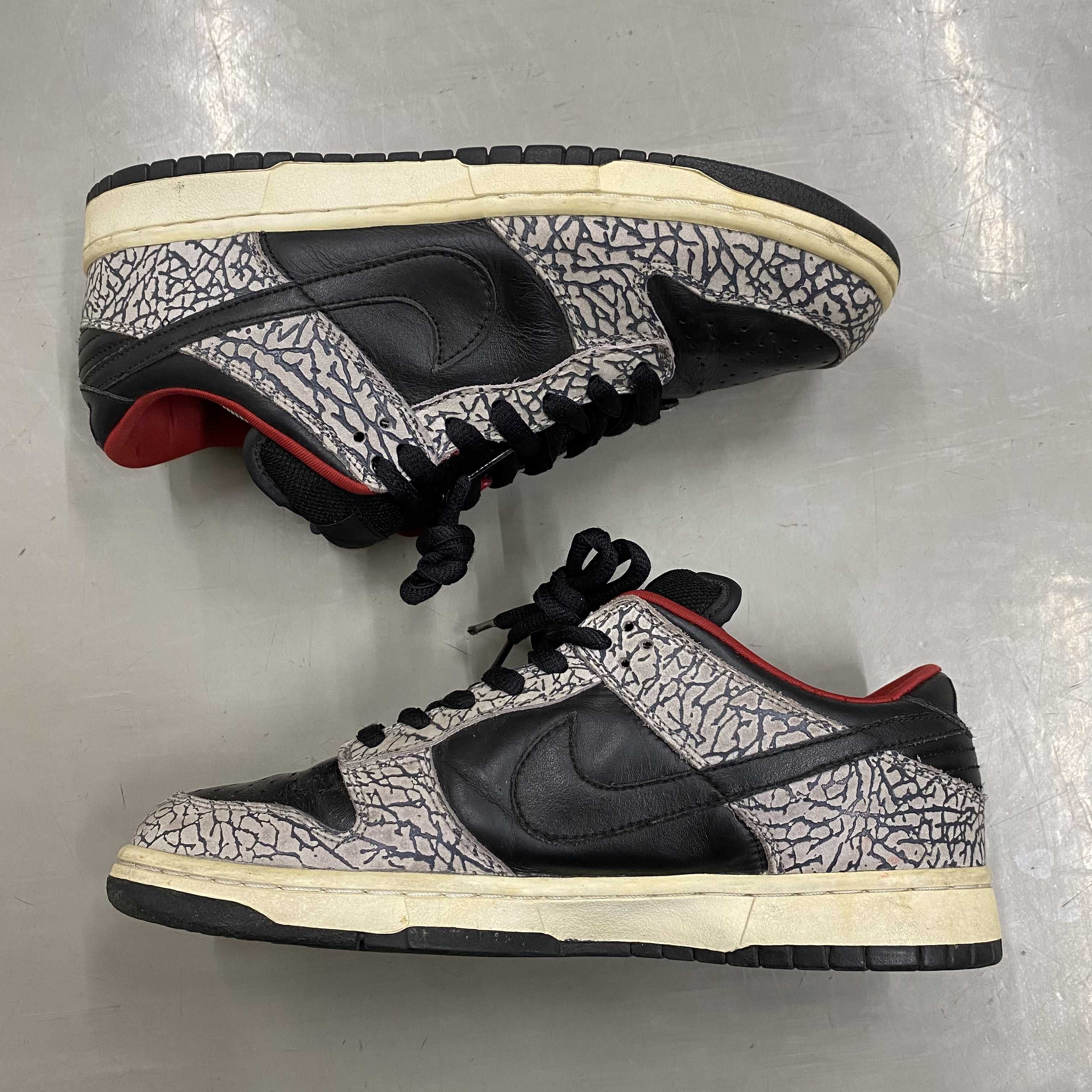 Supreme × Nike SB Dunk Low "White Cement/Safari" (2002)