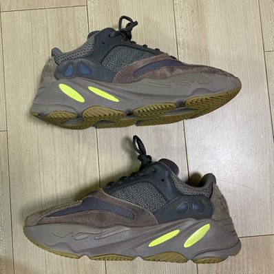 YEEZY BOOST 700 WAVE RUNNER DARK GREY