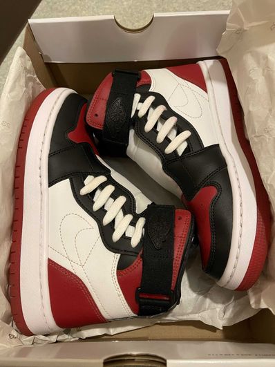 Nike Women's Air Jordan 1 High Nova "Bred Toe"
