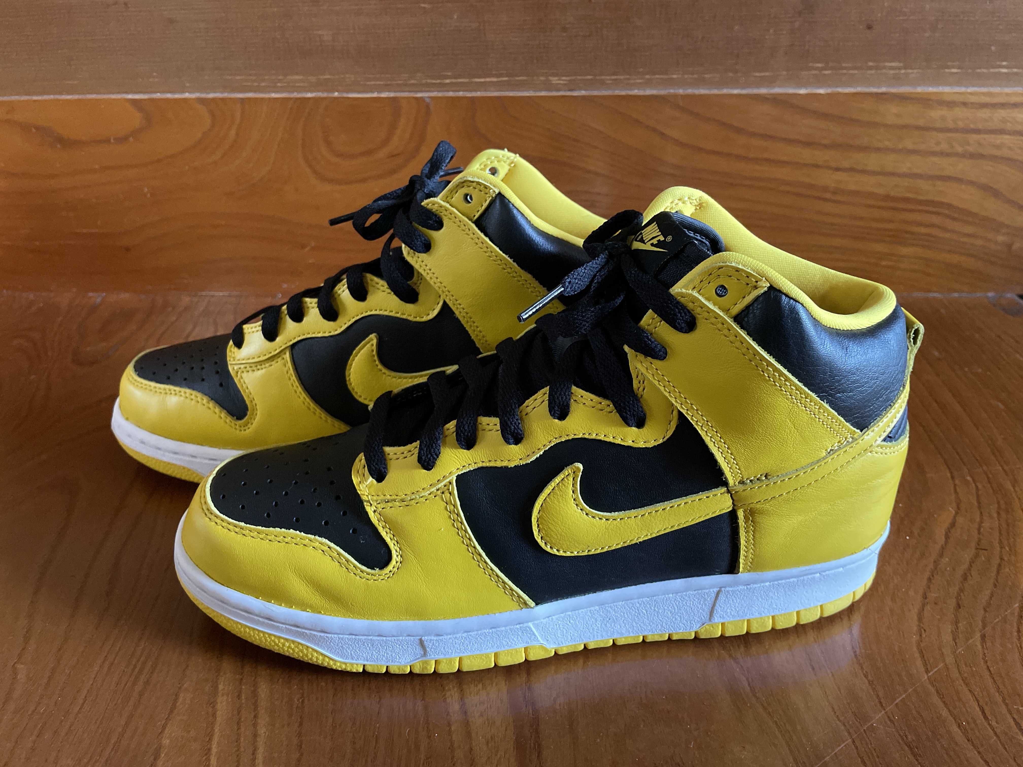Nike Dunk High "Black/Varsity Maize"