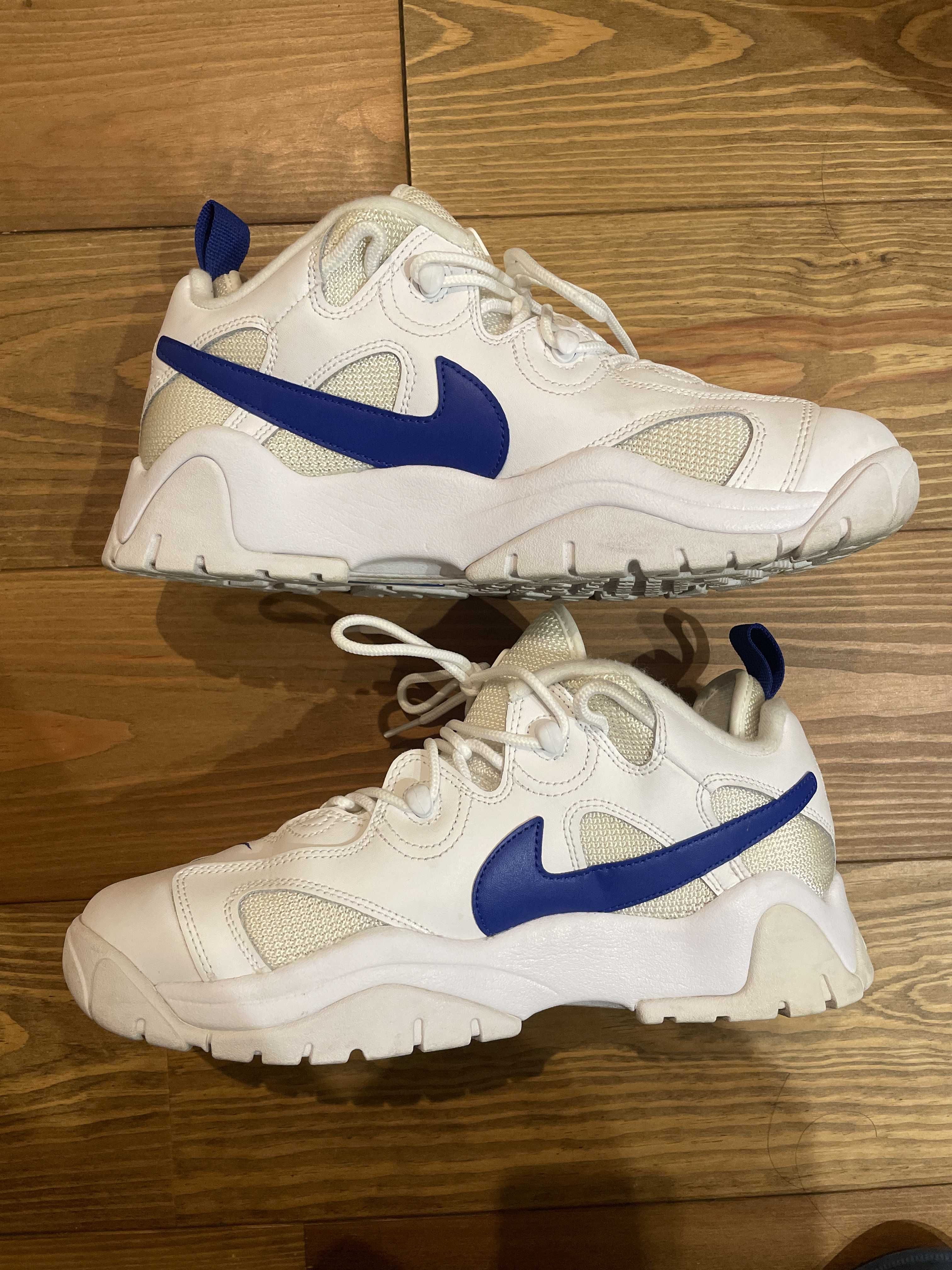 NIKE AIR BARRAGE LOW "WHITE/BLUE"