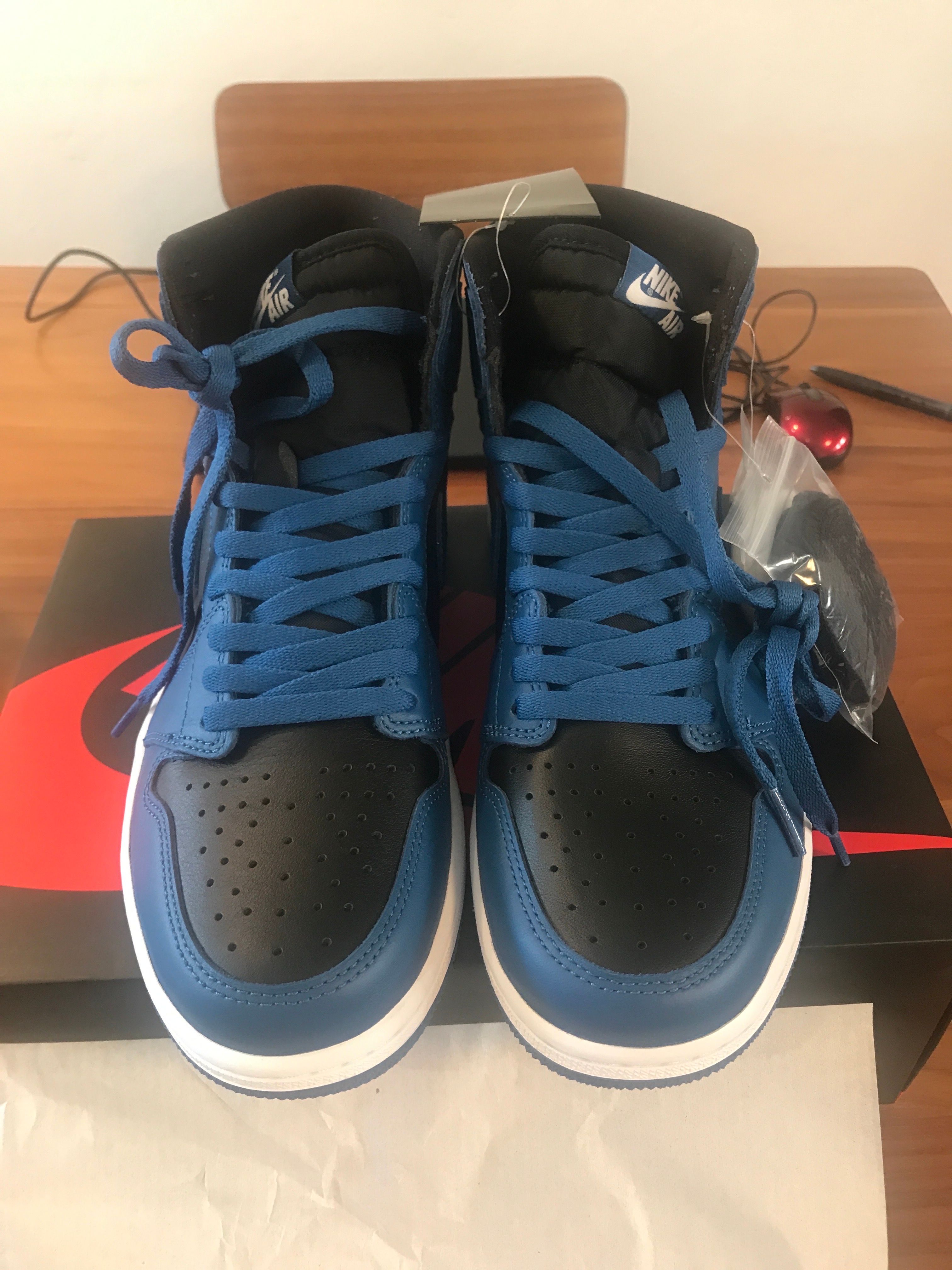 Nike Air Jordan 1 Retro High OG "Dark Marina Blue"