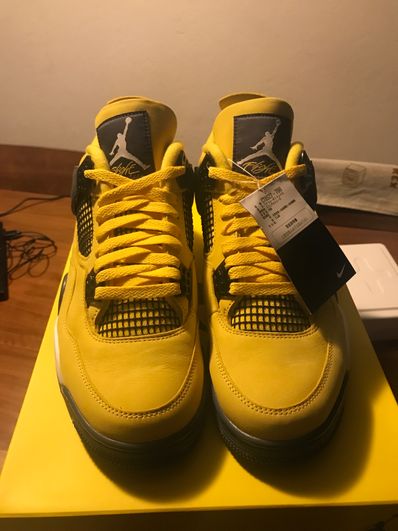 Nike Air Jordan 4 "Tour Yellow"