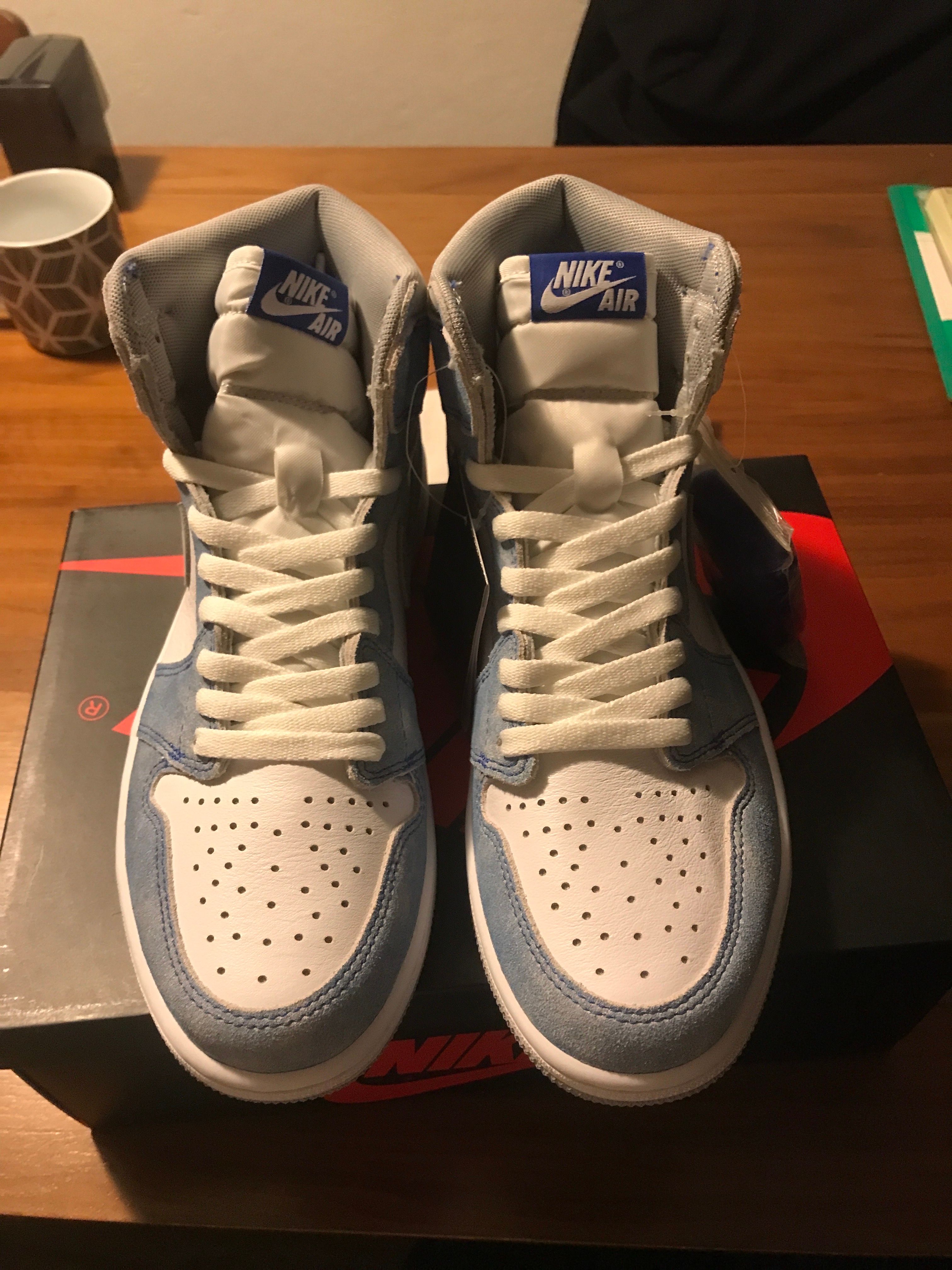 Nike Air Jordan 1 High OG "Hyper Royal"