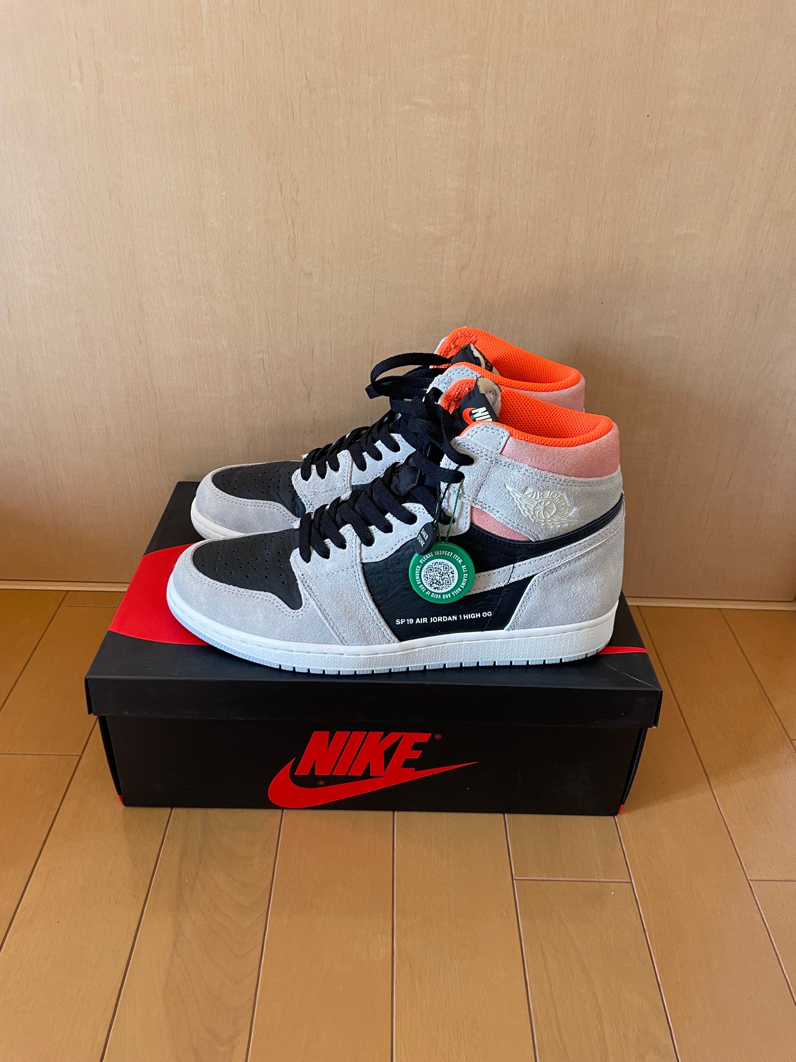 Nike Air Jordan 1 RETRO High OG "Hyper Crimson"