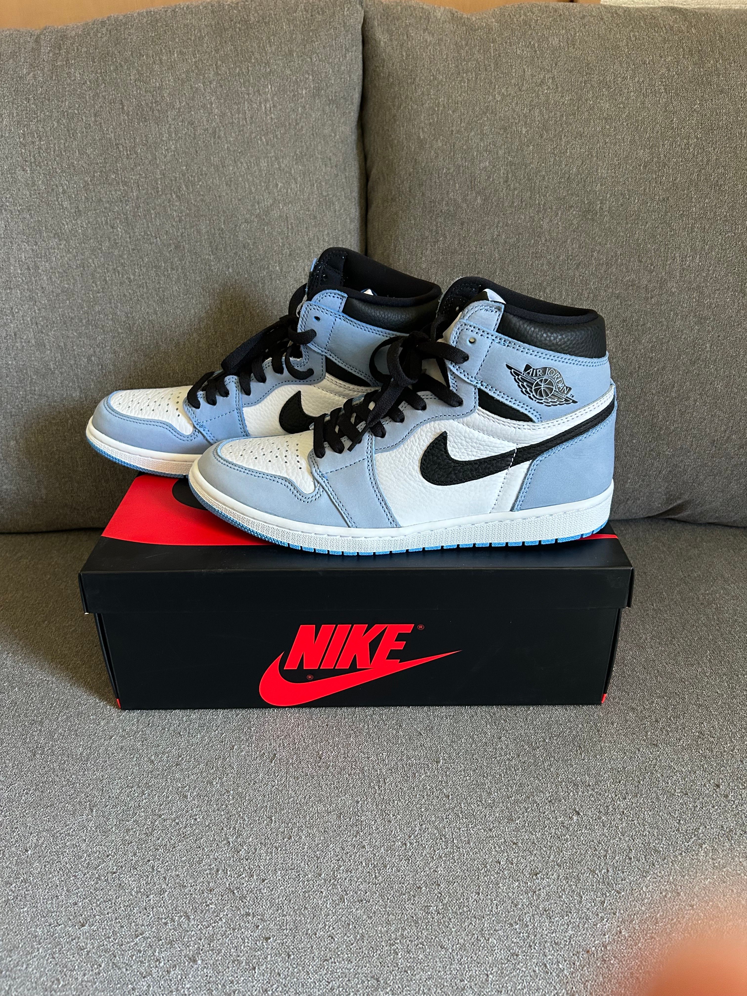 Nike Air Jordan 1 High OG "University Blue"