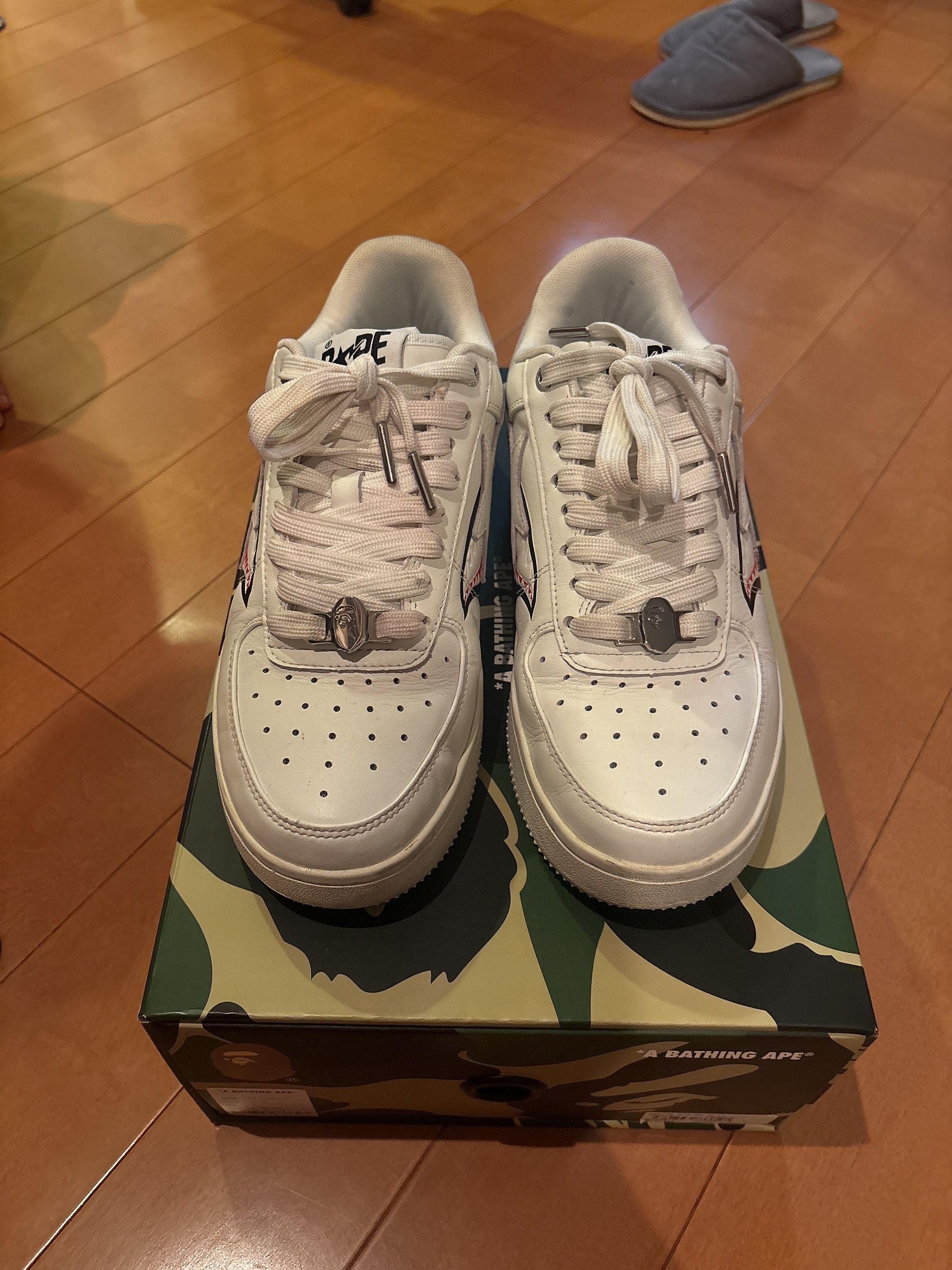 A BATHING APE®︎ BAPE STA Shark "White"