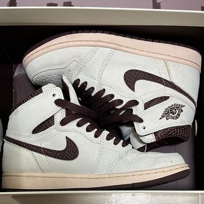 A Ma Maniere × Nike Air Jordan 1 Retro High OG "Sail and Burgundy"