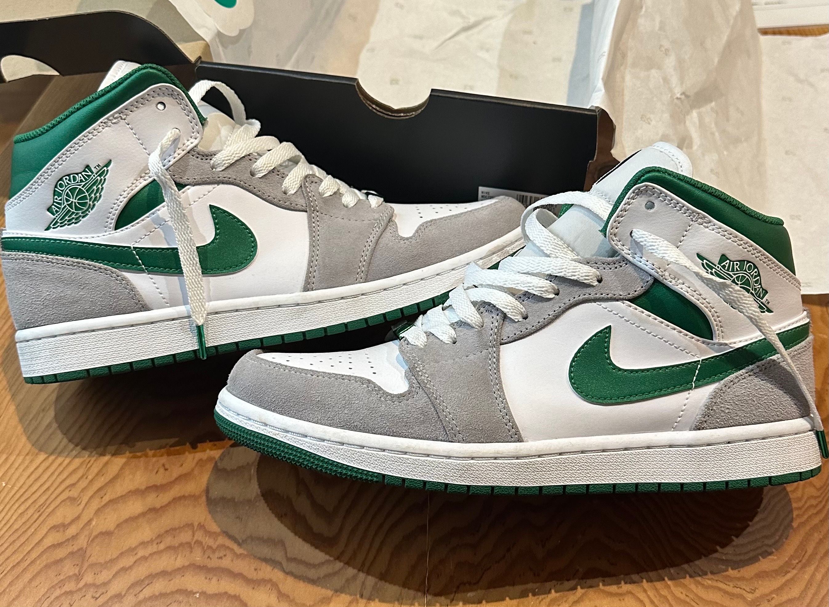 Nike Air Jordan 1 Mid "Green Grey White"
