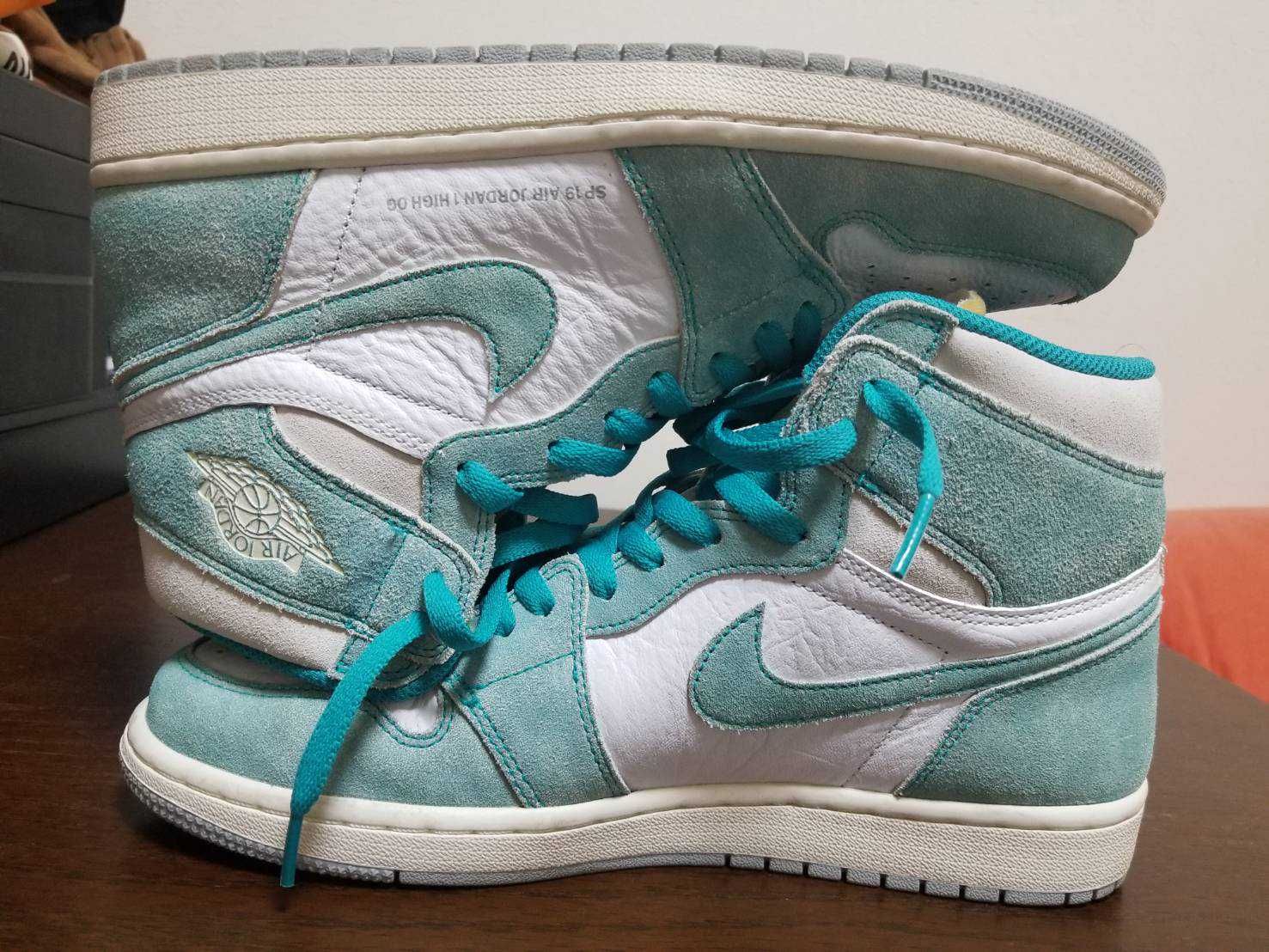 Nike Air Jordan 1 Retro High OG "Turbo Green"