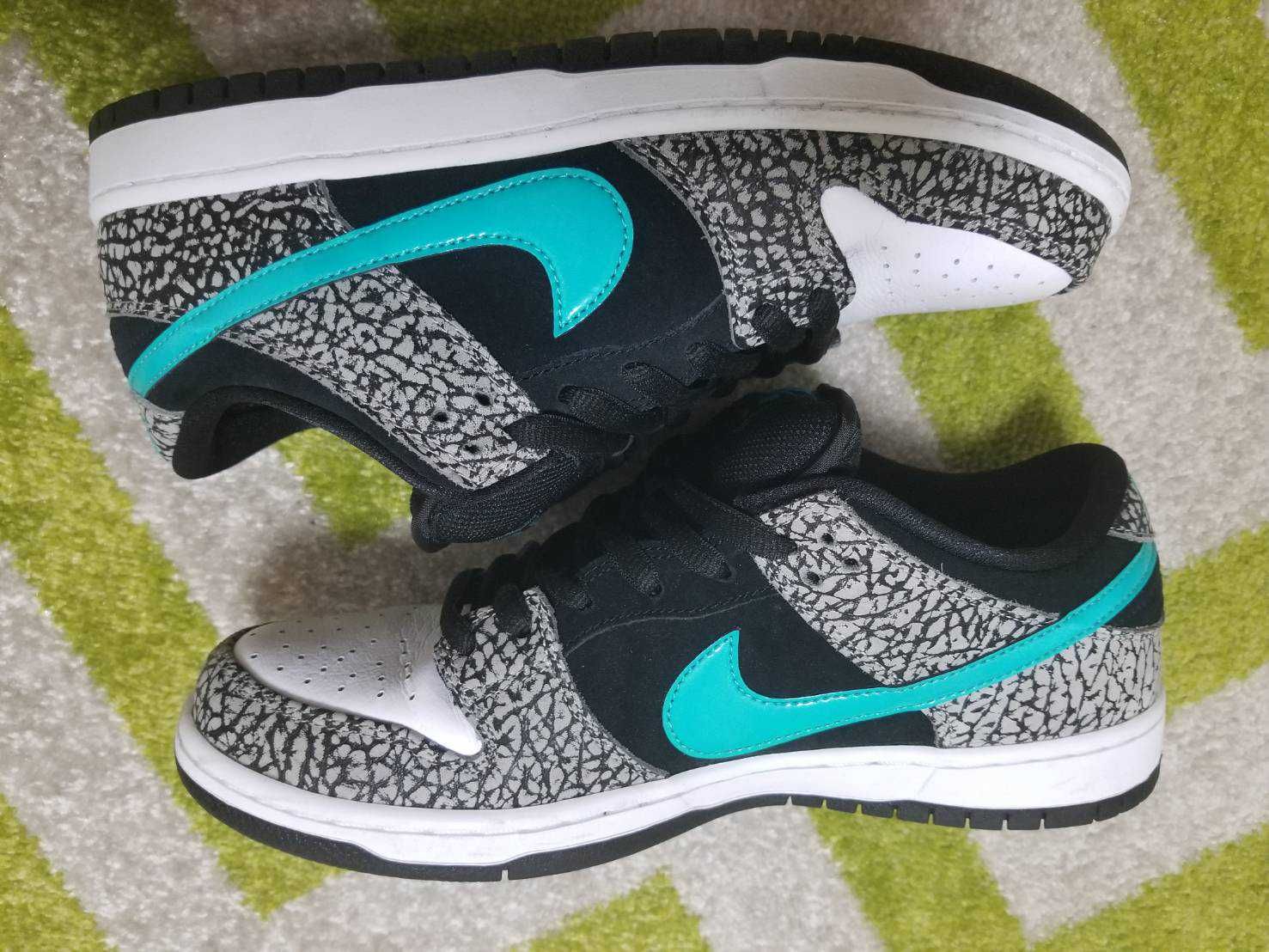 Nike SB Dunk Low "Elephant/Safari"