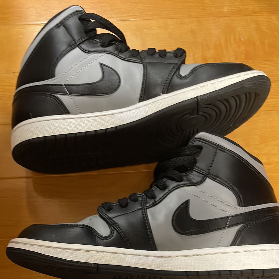Nike Air Jordan 1 Mid "Shadow"