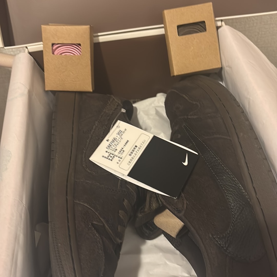 Travis Scott × Nike Air Jordan 1 Low OG SP "Velvet Brown and Dark Mocha"