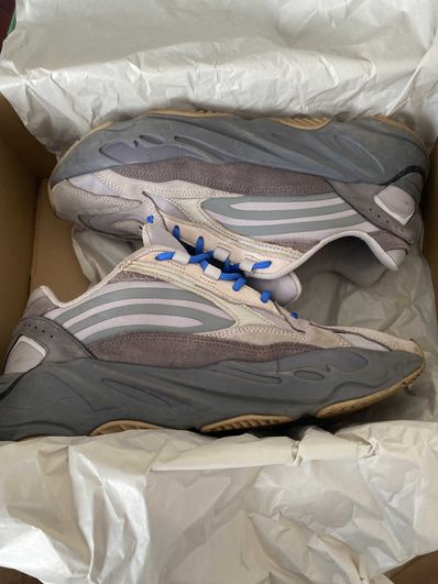 adidas YEEZY Boost 700 V2 "Tephra"