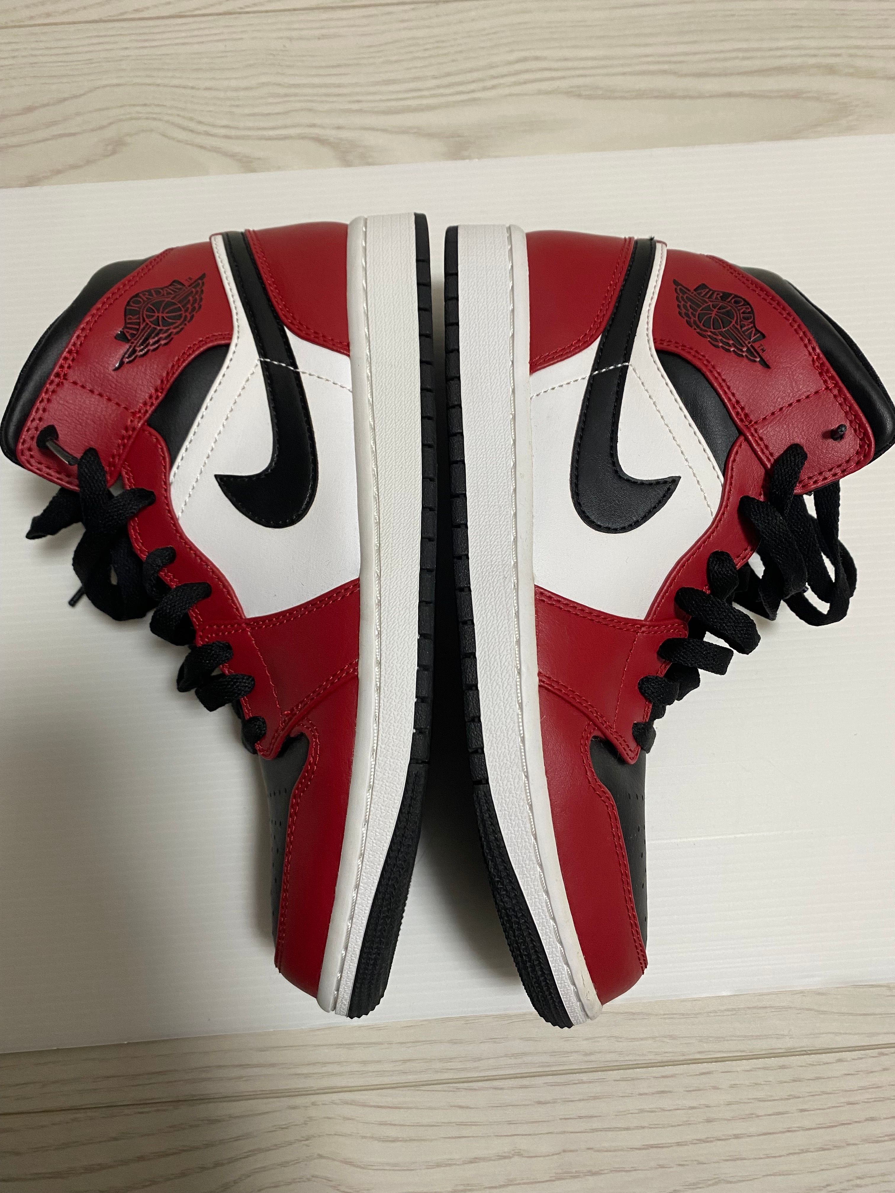 Nike Air Jordan 1 Mid "Chicago Black Toe"