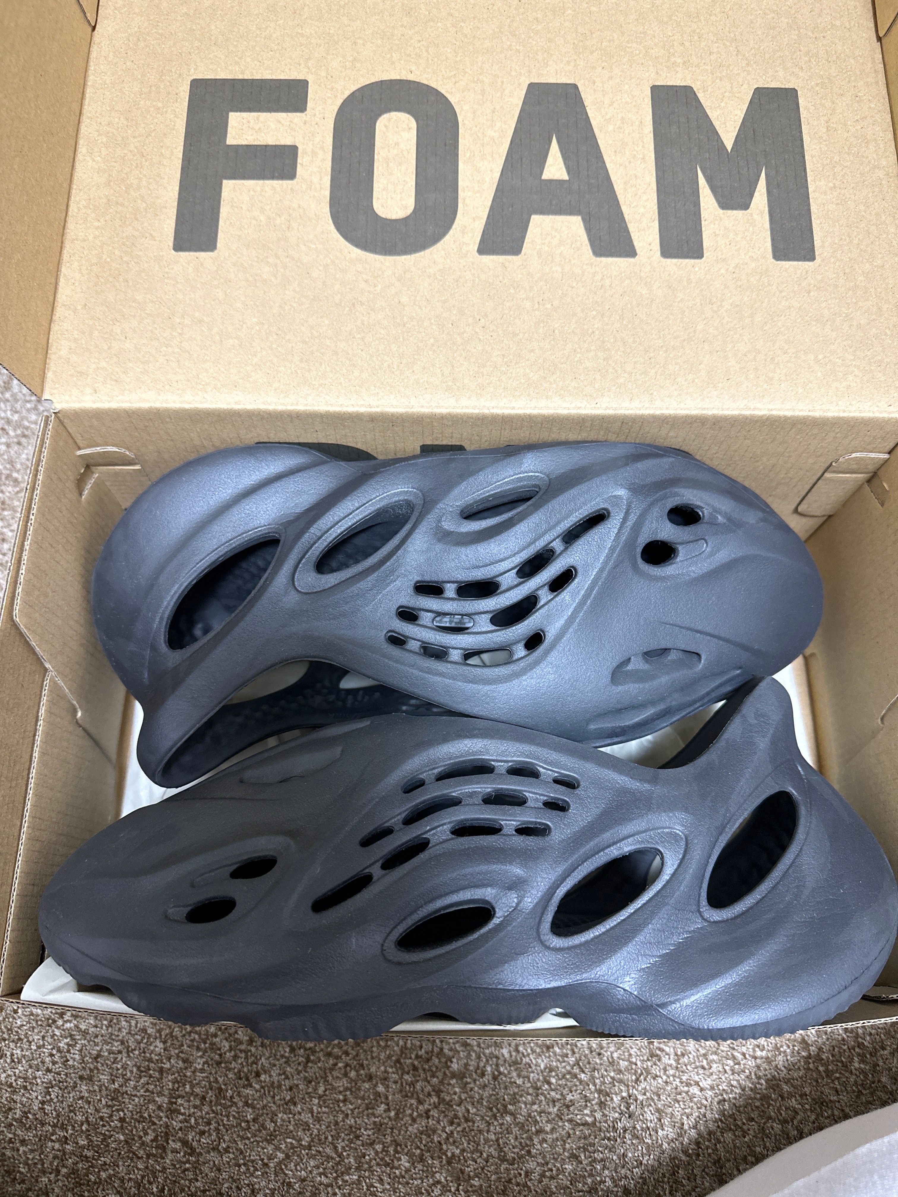 adidas YEEZY Foam Runner "Onyx"