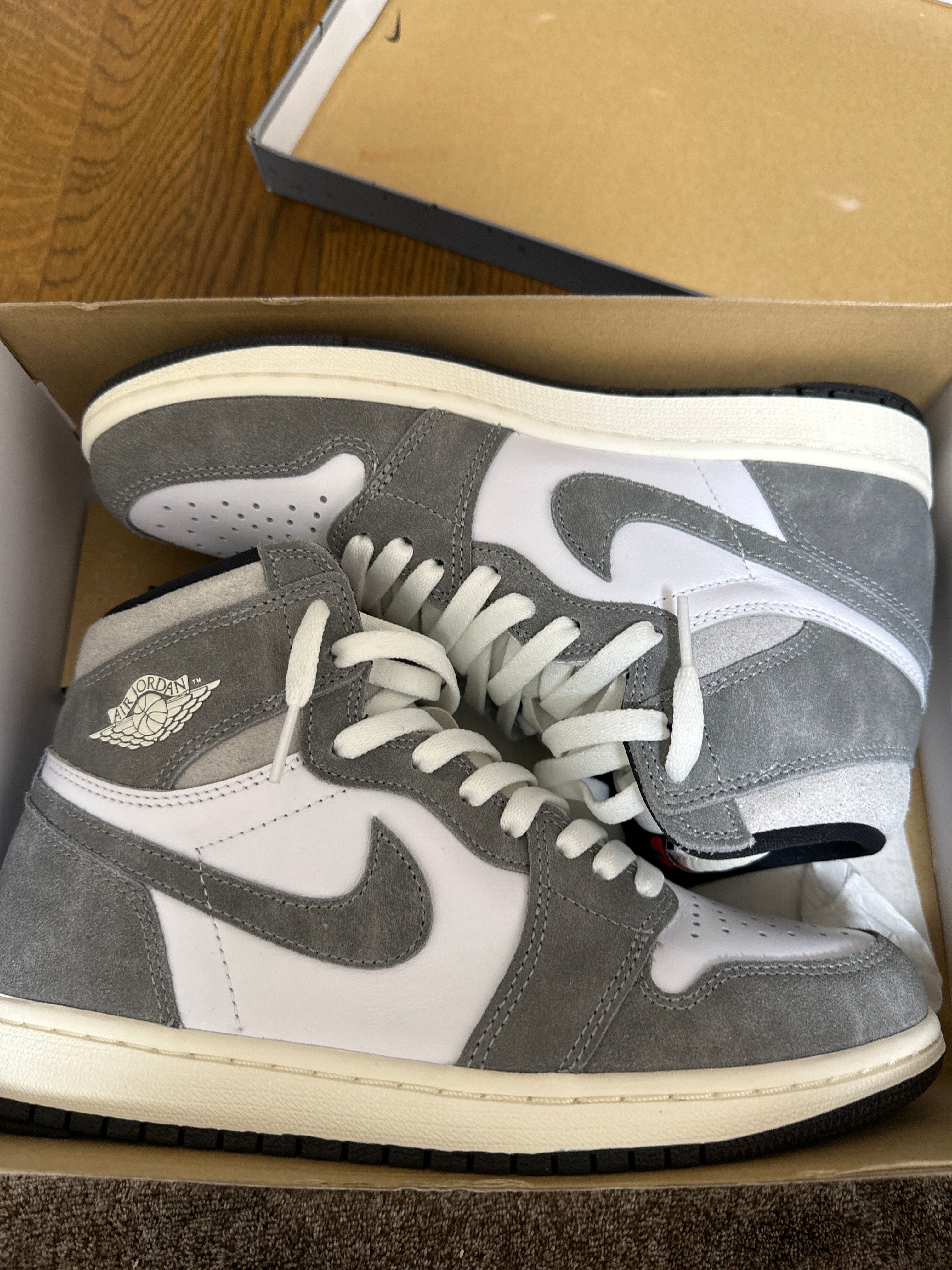 Nike Air Jordan 1 Retro High OG "Black and Smoke Grey"