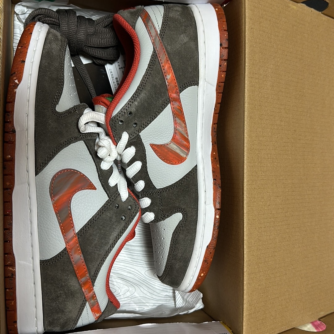 Crushed Skate Shop × Nike SB Dunk Low QS "Olive Grey/Mantra Orange"