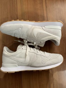 ナイキ インターナショナリスト "ブラック/ホワイト"