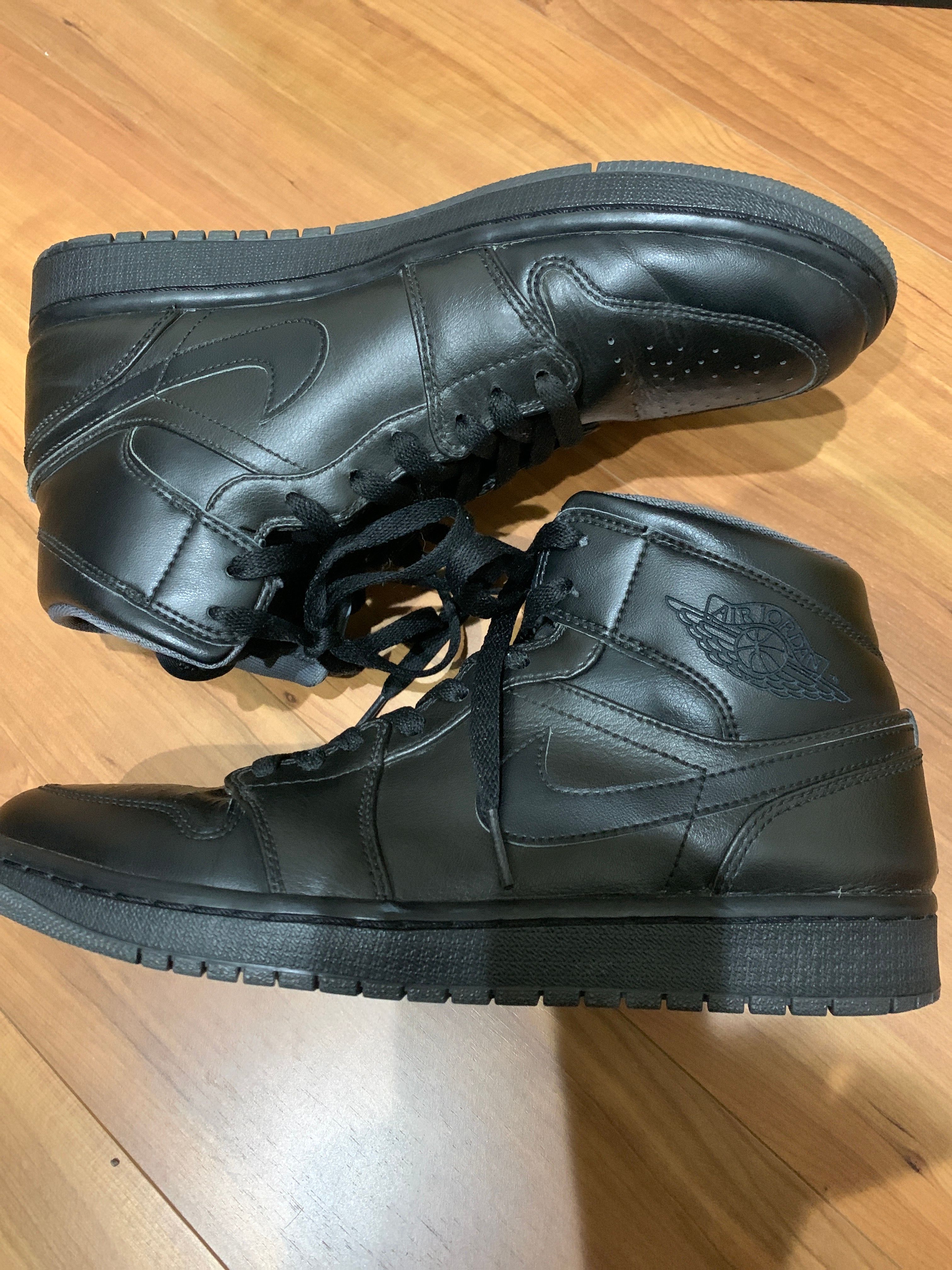 NIKE AIR JORDAN 1 RETRO MID BLACK (2016)