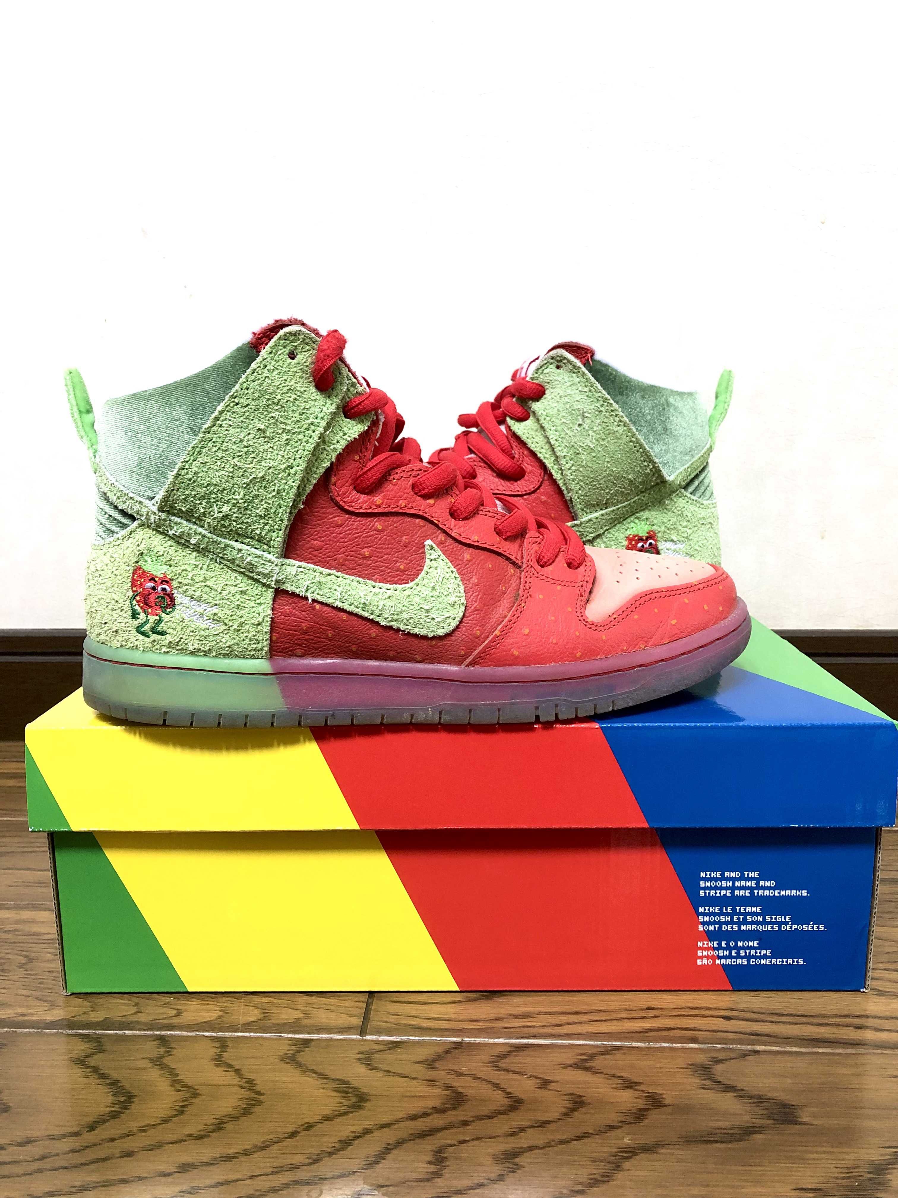 Nike SB Dunk High "Strawberry Cough"
