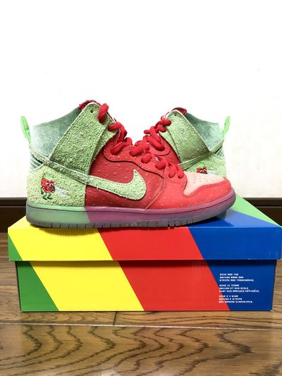 Nike SB Dunk High "Strawberry Cough"