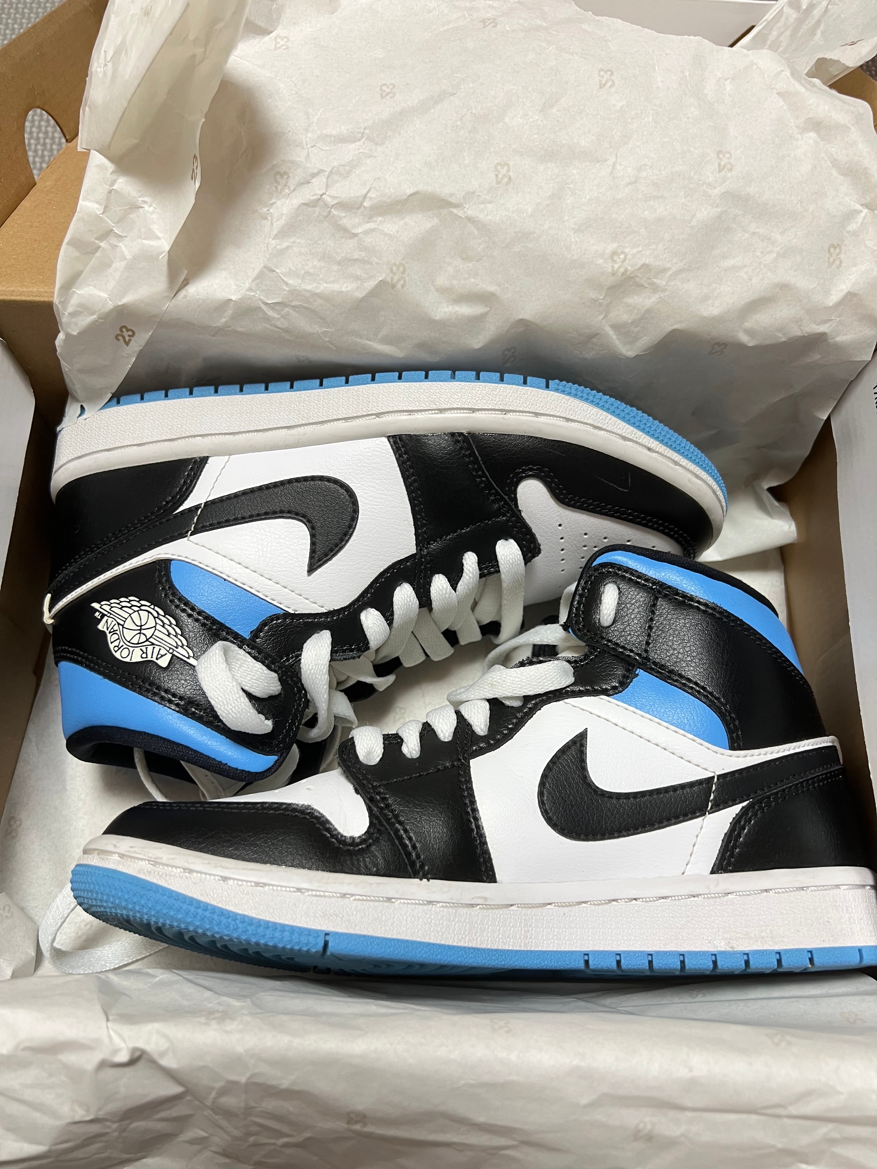 Nike Women's Air Jordan 1 Mid "Black/University Blue"